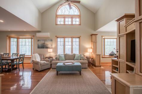 379 Middle Road Falmouth ME 04105
