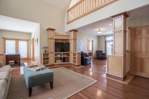 379 Middle Road Falmouth ME 04105