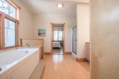379 Middle Road Falmouth ME 04105