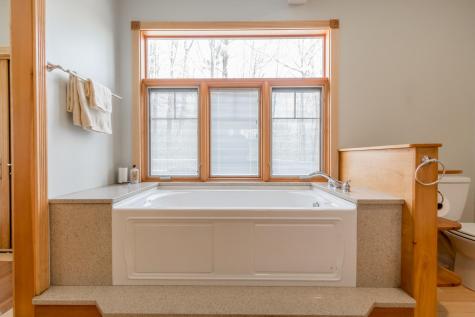 379 Middle Road Falmouth ME 04105
