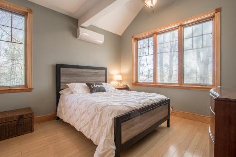 379 Middle Road Falmouth ME 04105