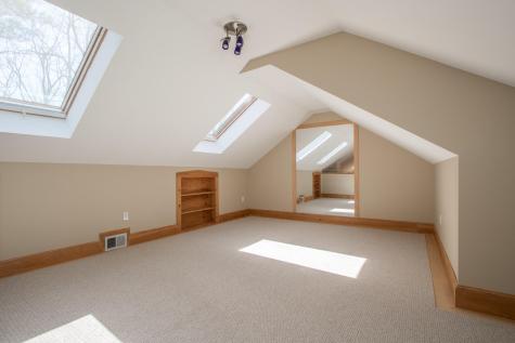 379 Middle Road Falmouth ME 04105