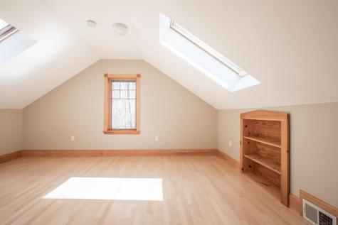 379 Middle Road Falmouth ME 04105
