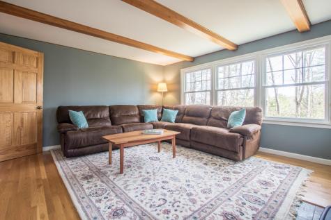 379 Middle Road Falmouth ME 04105