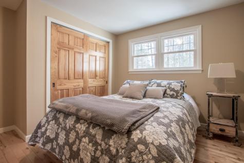 379 Middle Road Falmouth ME 04105