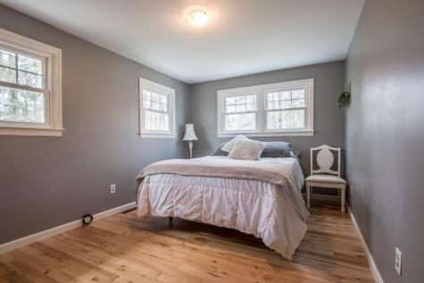 379 Middle Road Falmouth ME 04105