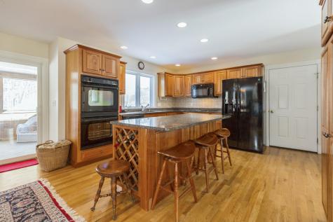 3 Carriage Road Falmouth ME 04105