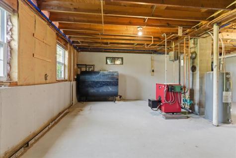 400 Indiana Road West Gardiner ME 04345