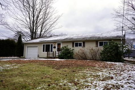 7 North Street Newport ME 04953