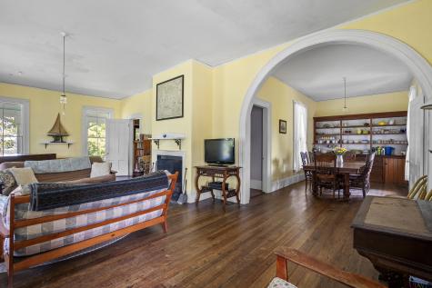 9 Grove Street Boothbay ME 04544