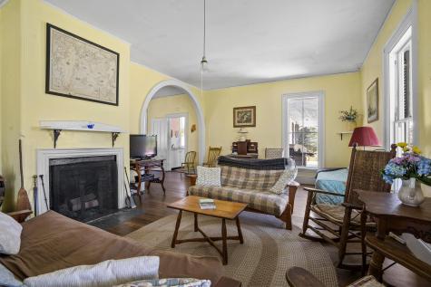 9 Grove Street Boothbay ME 04544