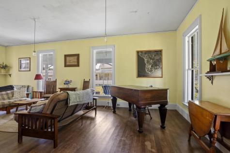 9 Grove Street Boothbay ME 04544