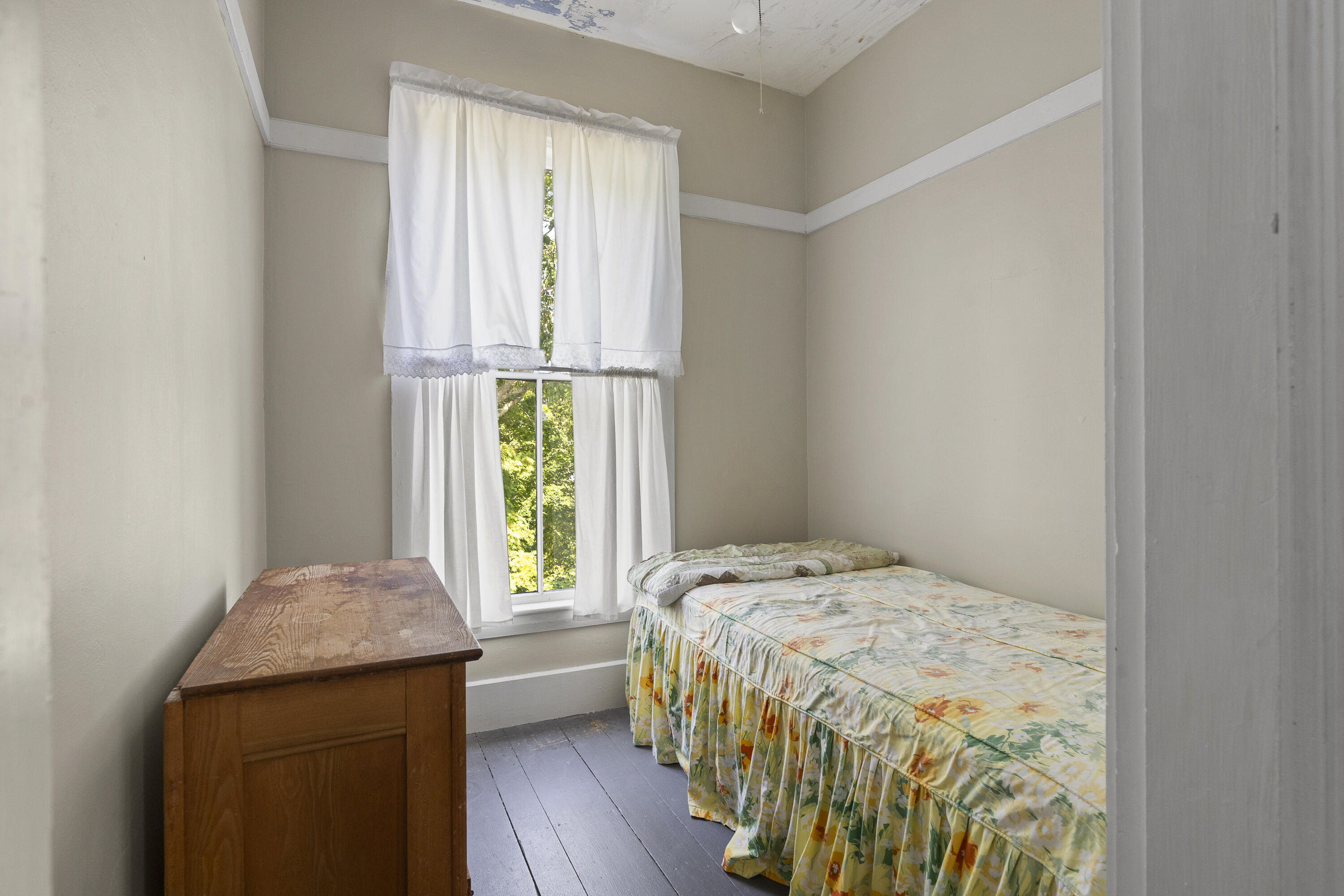 9 Grove Street Boothbay ME 04544