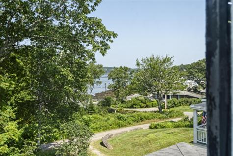 9 Grove Street Boothbay ME 04544