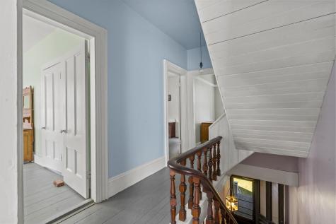 9 Grove Street Boothbay ME 04544