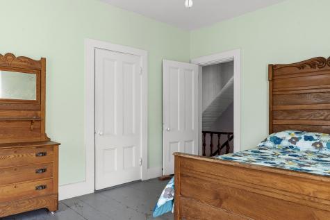 9 Grove Street Boothbay ME 04544