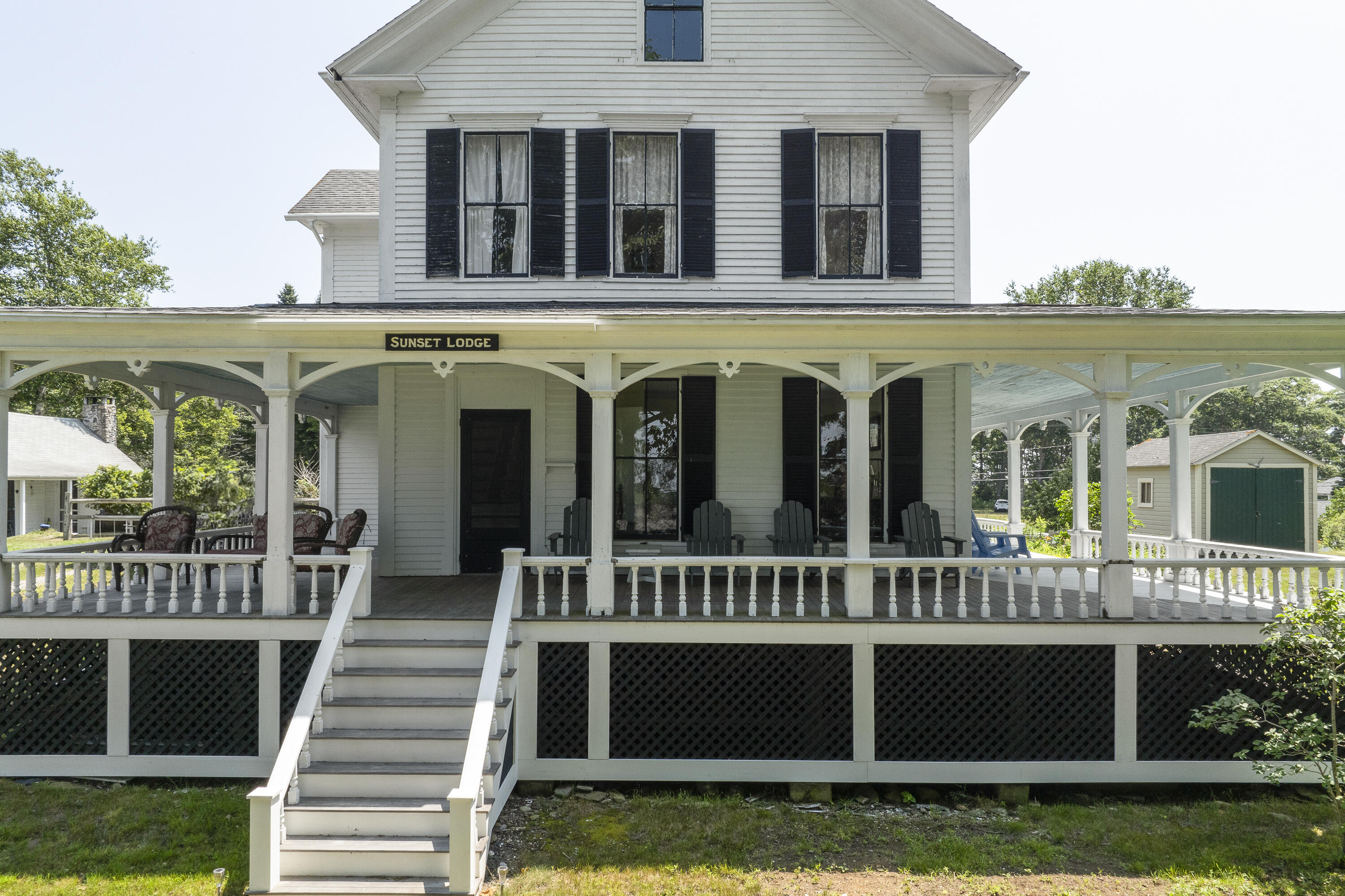 9 Grove Street Boothbay ME 04544