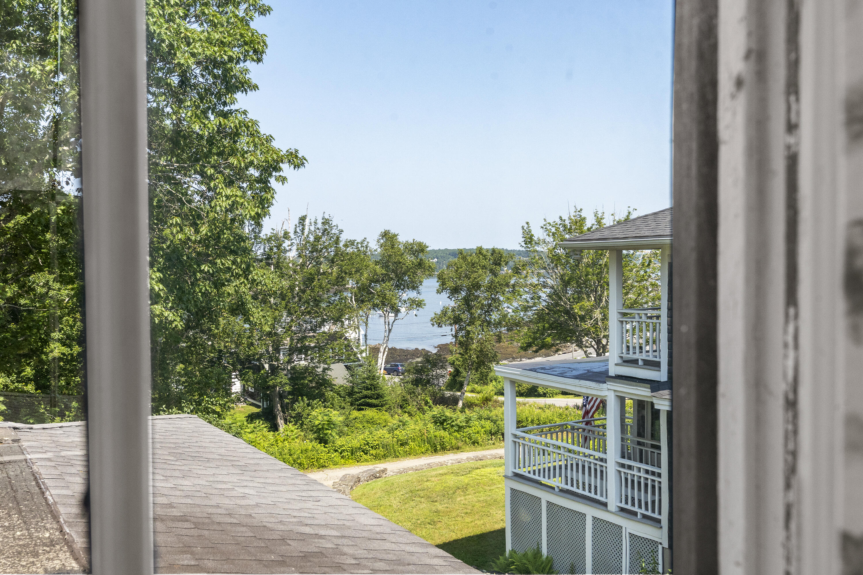 9 Grove Street Boothbay ME 04544