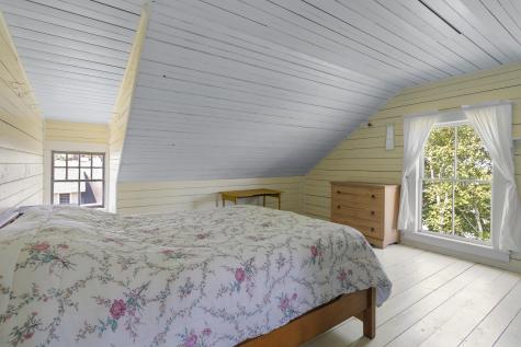 9 Grove Street Boothbay ME 04544