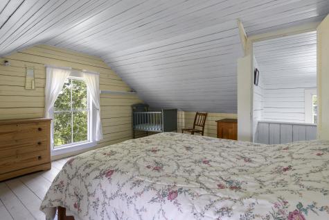 9 Grove Street Boothbay ME 04544