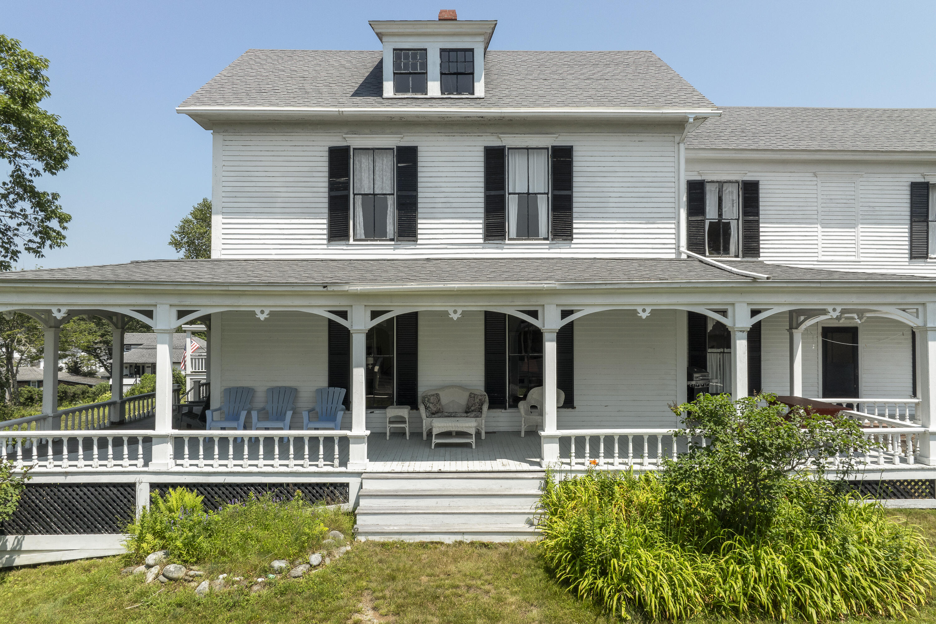 9 Grove Street Boothbay ME 04544