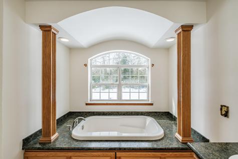 62 Townsend Way Topsham ME 04086