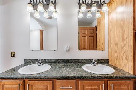 62 Townsend Way Topsham ME 04086