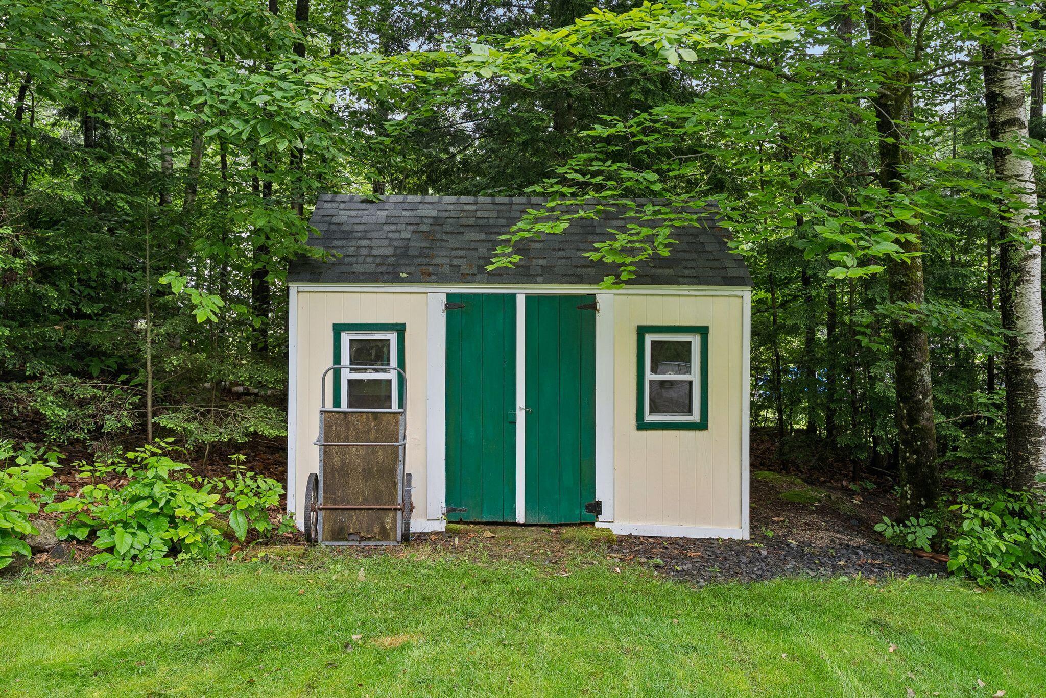 15 Graystone Road Gray ME 04039