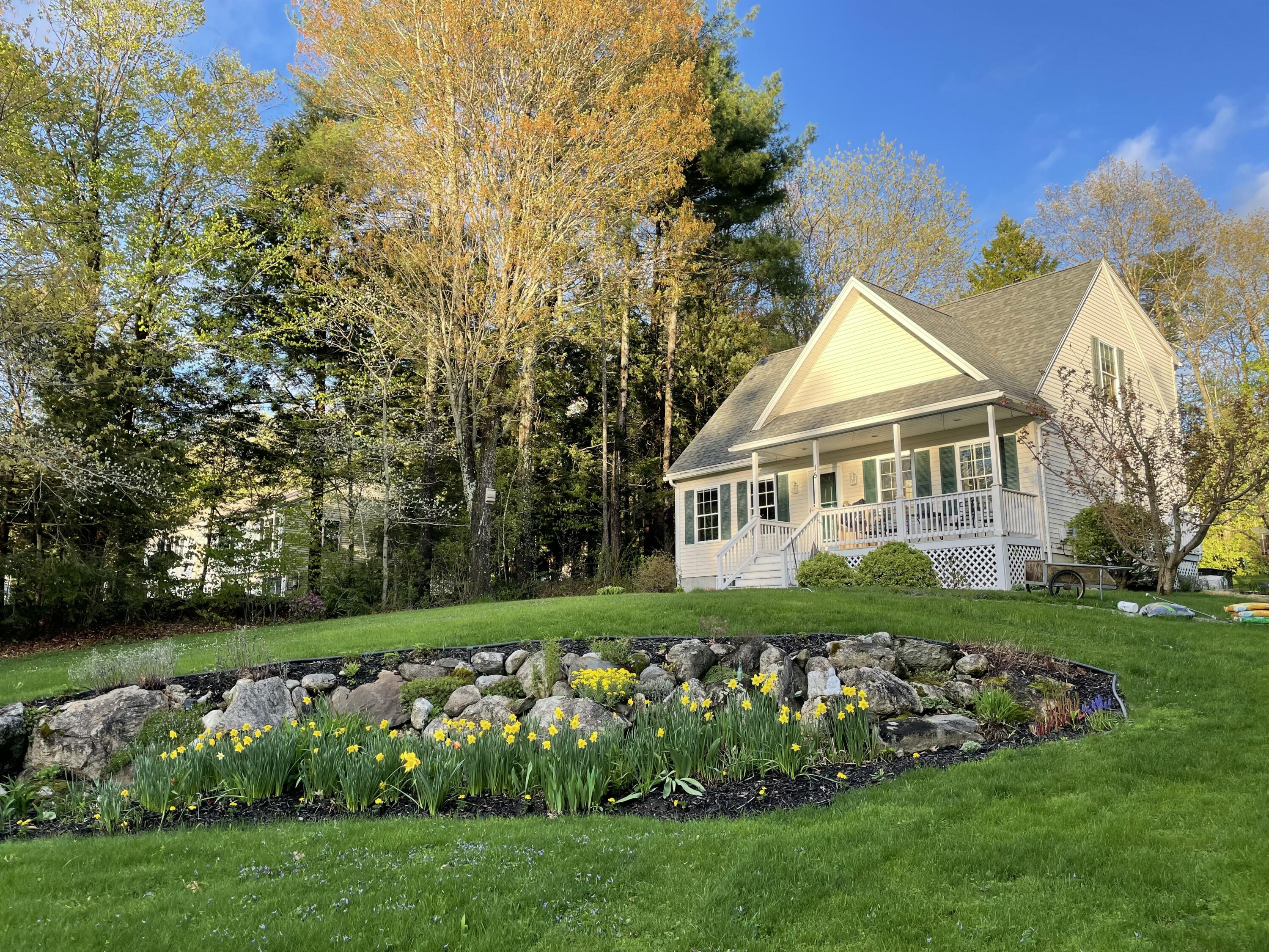 15 Graystone Road Gray ME 04039