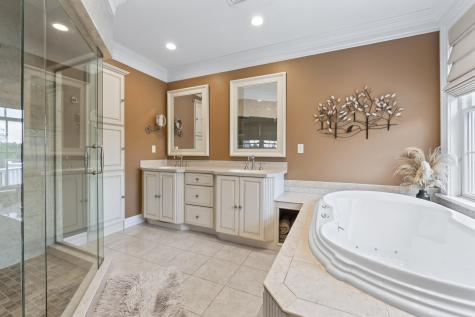 27 Rejane Avenue Lewiston ME 04240