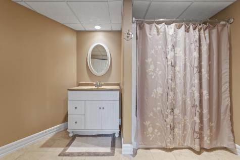 27 Rejane Avenue Lewiston ME 04240