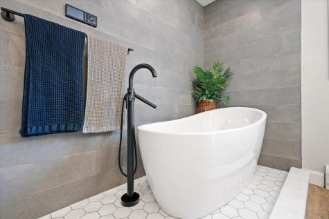 65 Barrett Lane Holden ME 04429