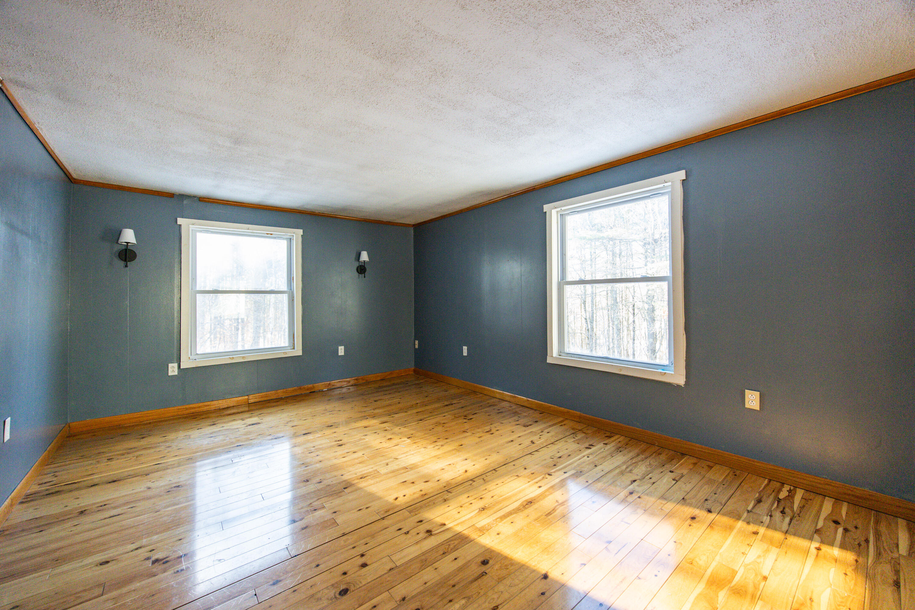 112 N Raymond Road Gray ME 04039