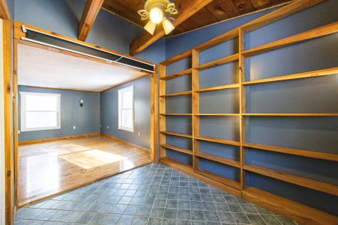 112 N Raymond Road Gray ME 04039