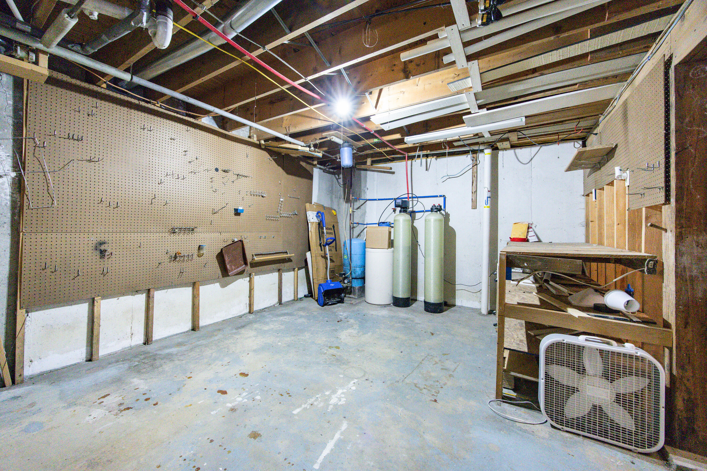 112 N Raymond Road Gray ME 04039