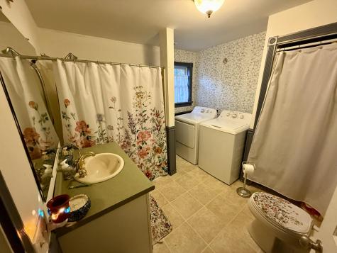 7 Old Lewiston Road Monmouth ME 04265