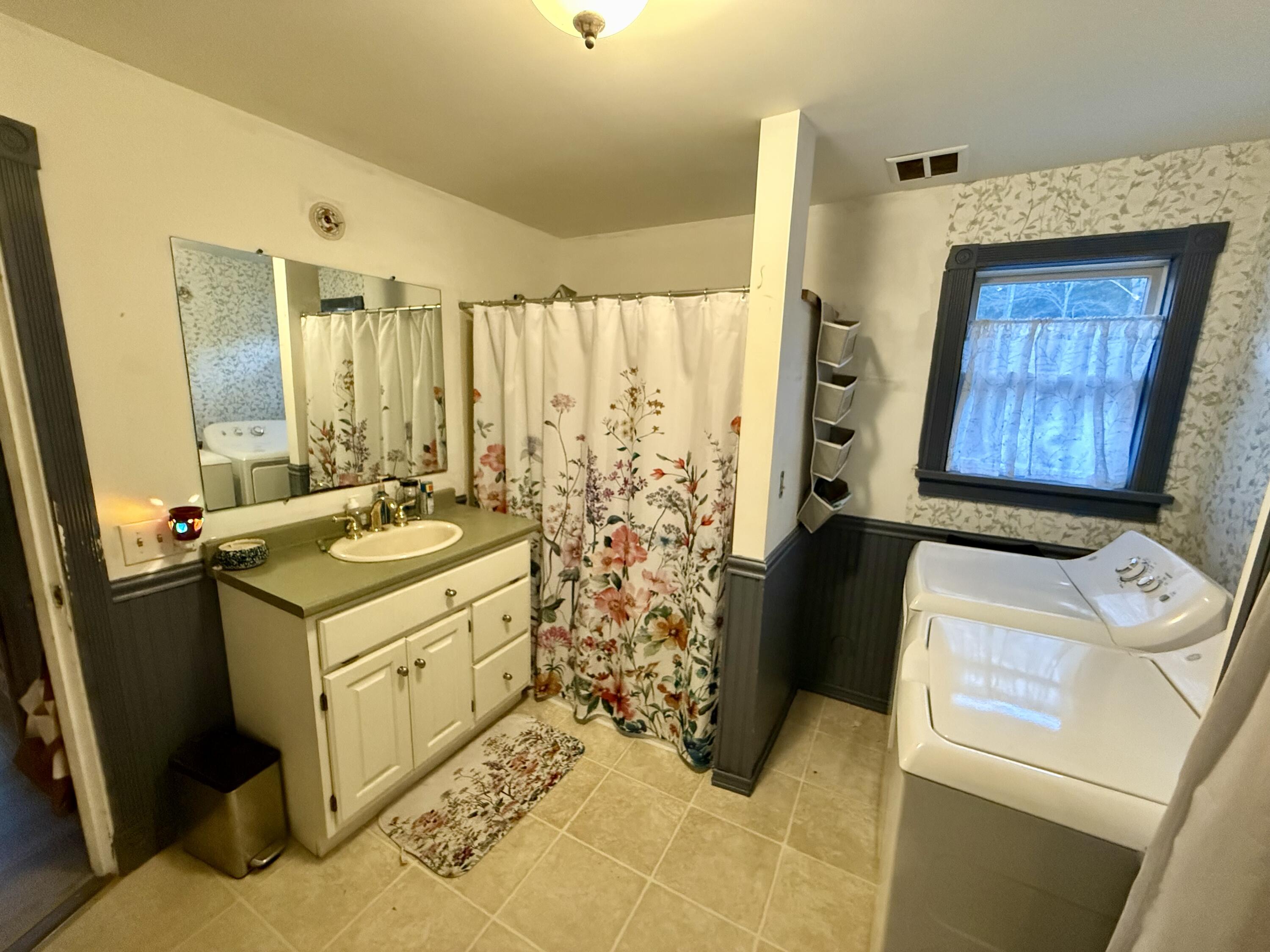 7 Old Lewiston Road Monmouth ME 04265