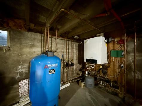 7 Old Lewiston Road Monmouth ME 04265