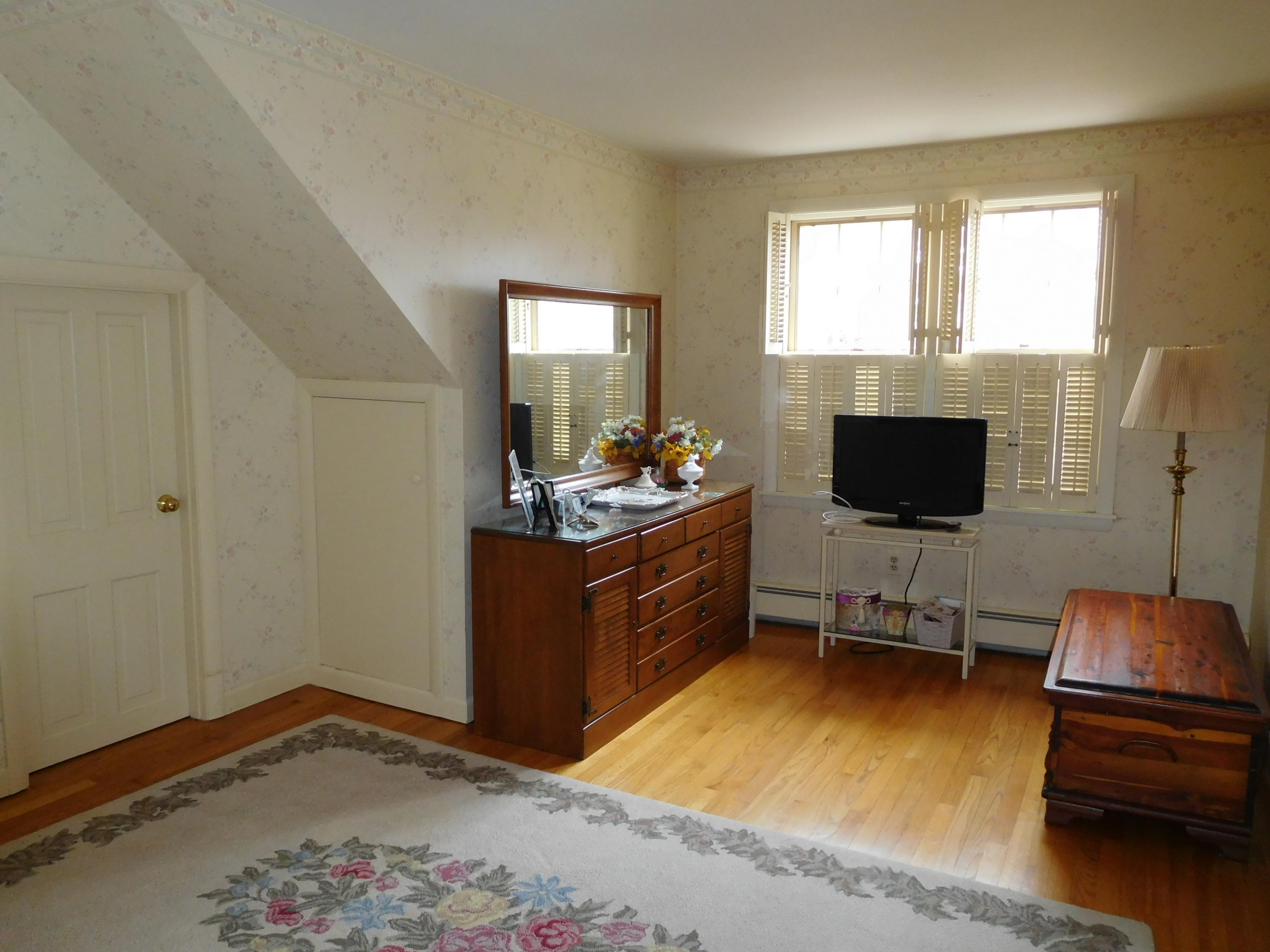 10 Hillside Avenue Auburn ME 04210