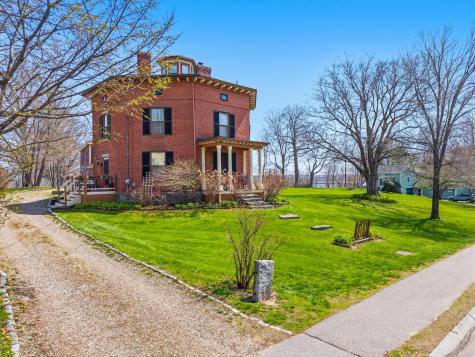 63 Federal Street Wiscasset ME 04578