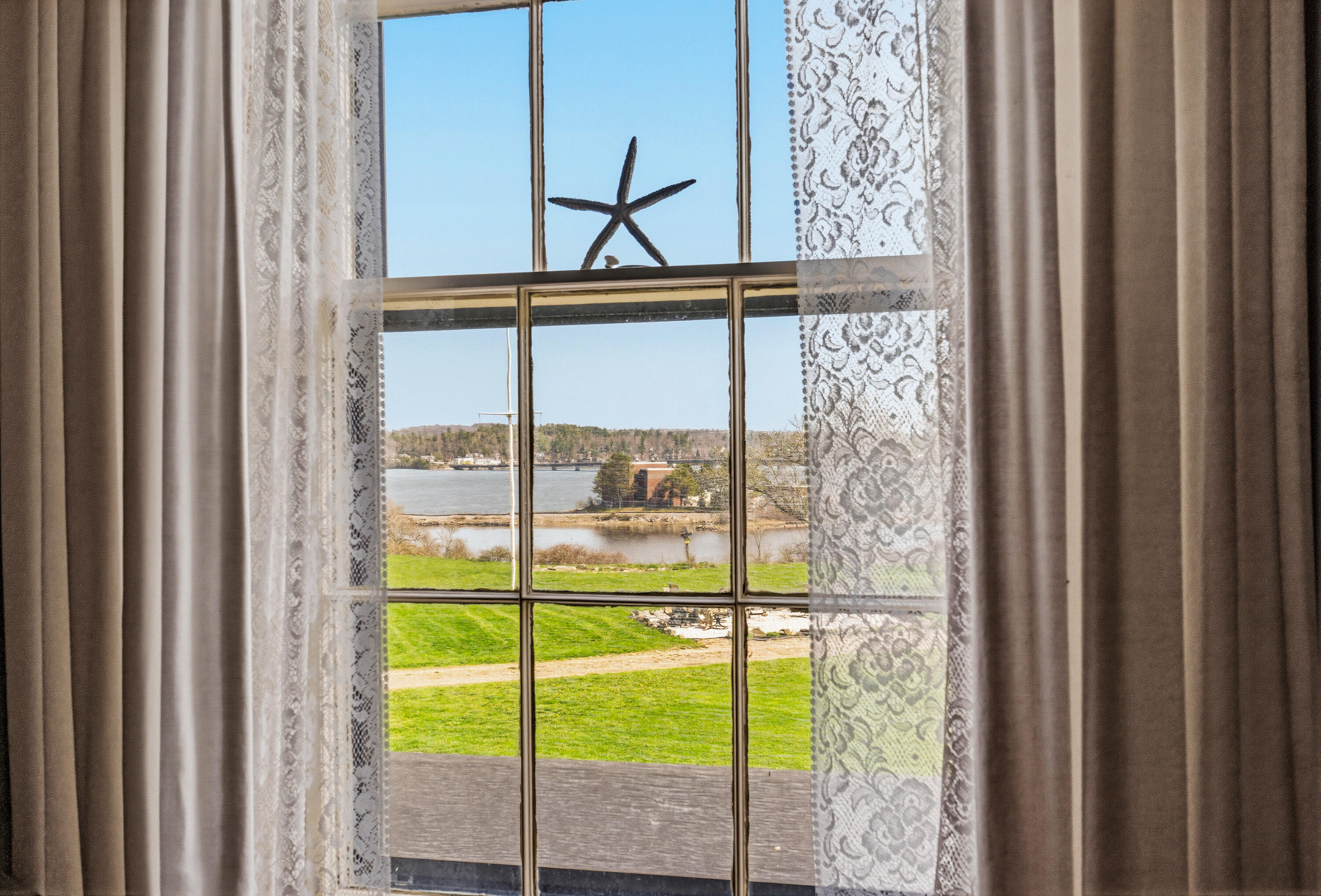 63 Federal Street Wiscasset ME 04578