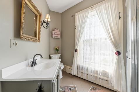 63 Federal Street Wiscasset ME 04578