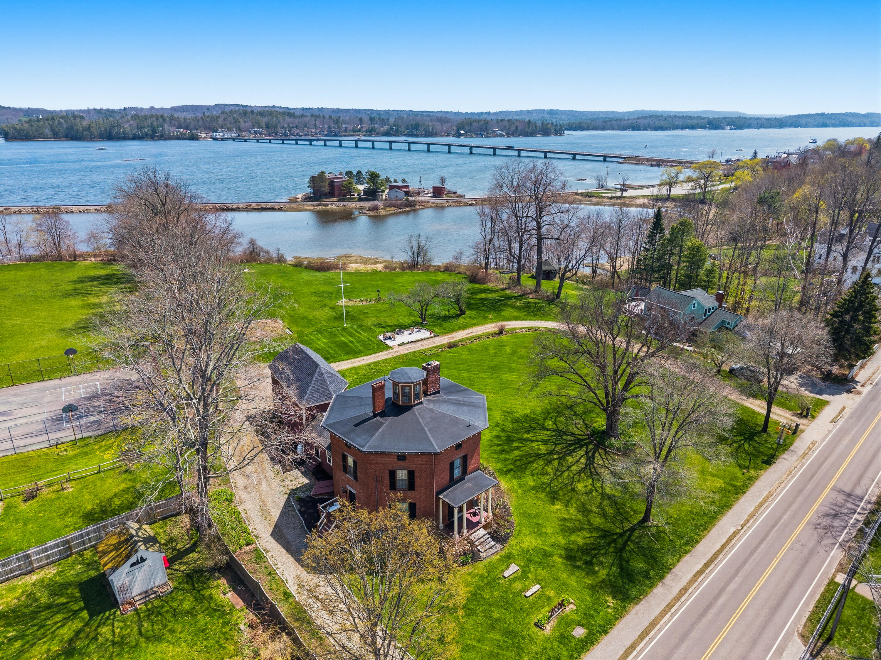 63 Federal Street Wiscasset ME 04578