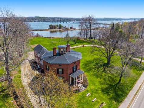 63 Federal Street Wiscasset ME 04578
