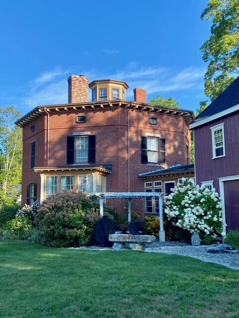 63 Federal Street Wiscasset ME 04578