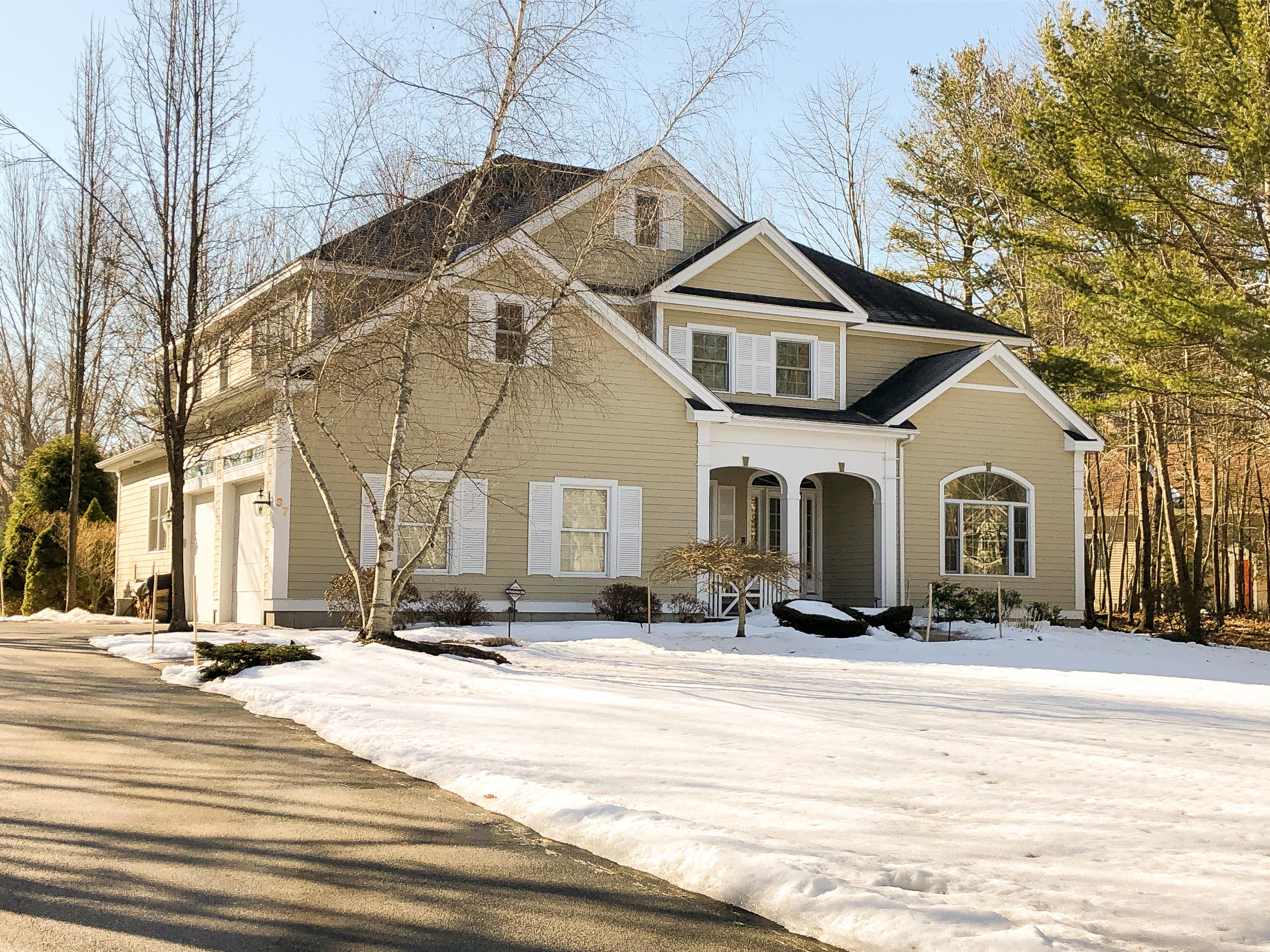 37 Oakmont Drive Falmouth ME 04105