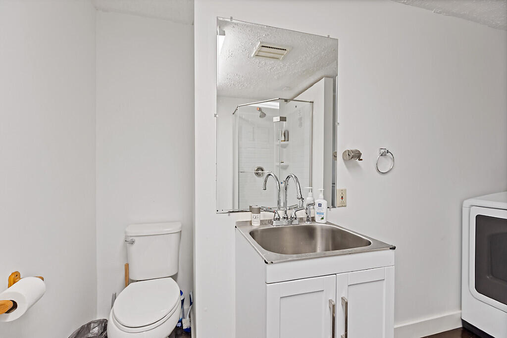 8 Kyle Street Brunswick ME 04011