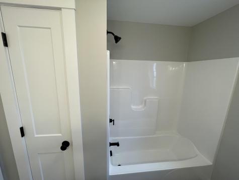 201 Dunton Road Naples ME 04055
