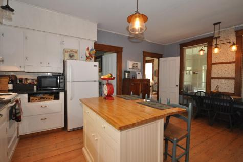 225 W Main Street Searsport ME 04974