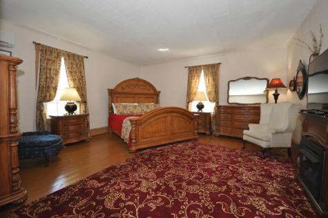 225 W Main Street Searsport ME 04974